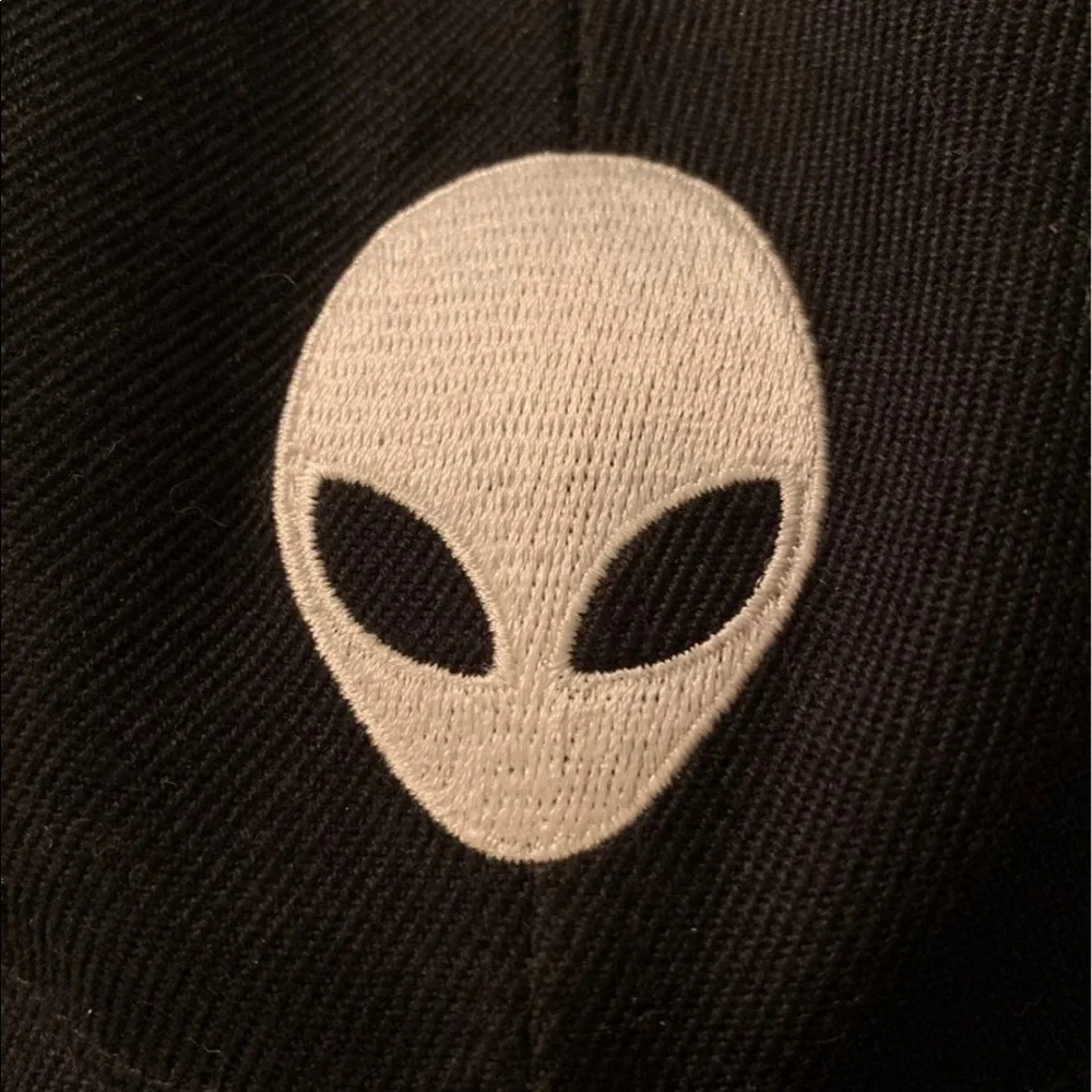 Alienware.com hat - Picture 3 of 7